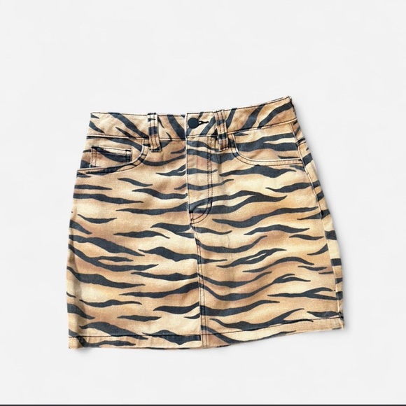 Forever 21 Animal Print Pencil Skirt - Picture 2 of 4